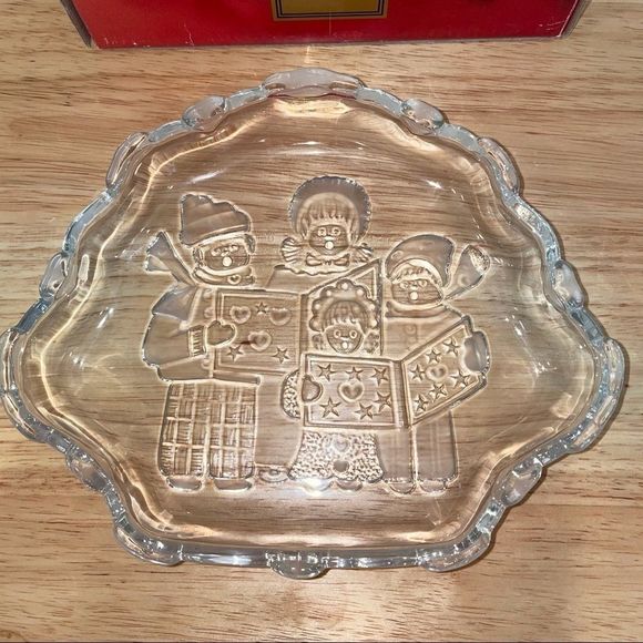 Mikasa Carolers Christmas Candy/Cookie Dish - Picture 4 of 8